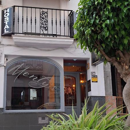 Hostal Montys Nerja Exteriör bild