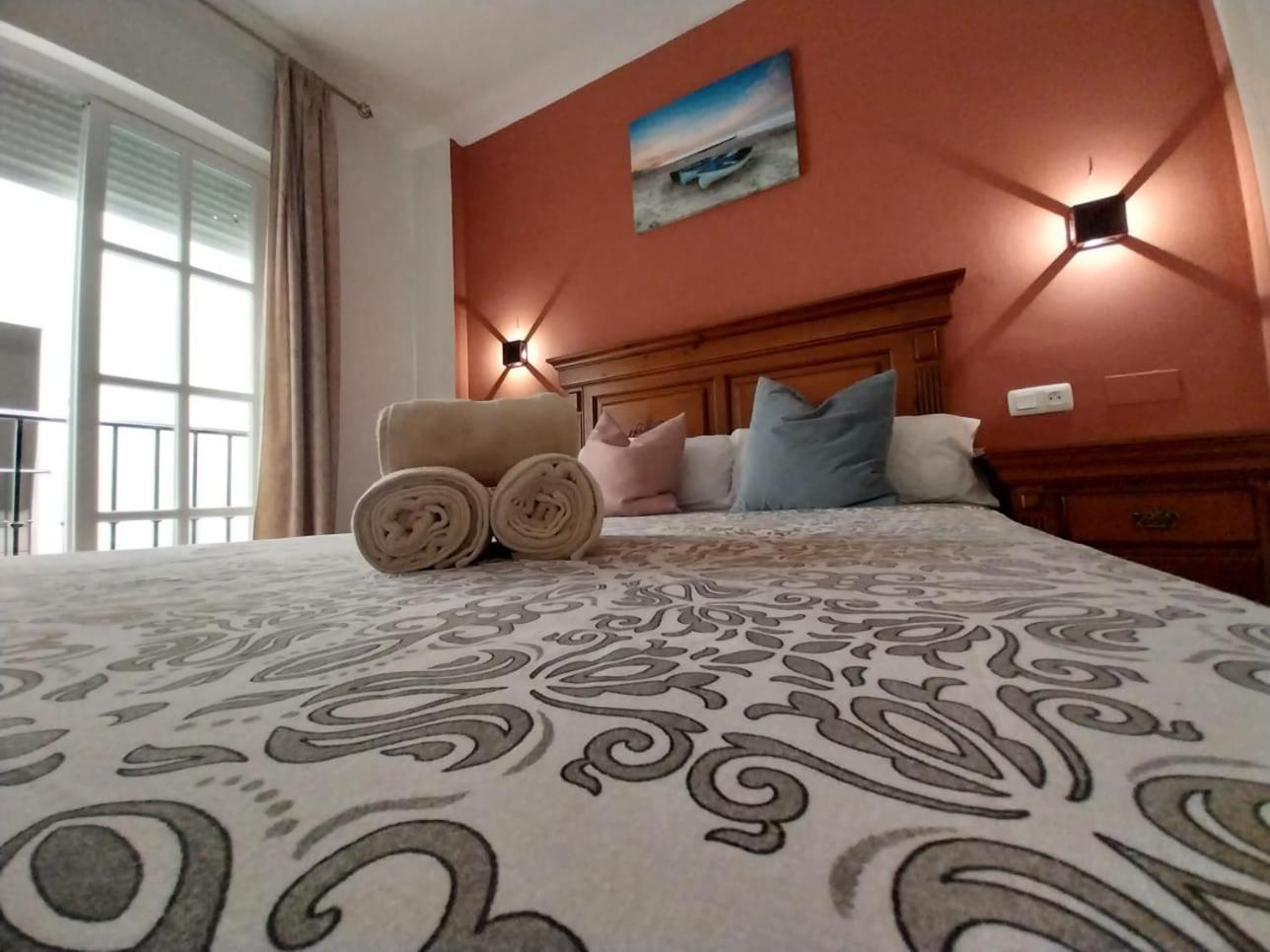Hostal Montys Nerja Exteriör bild