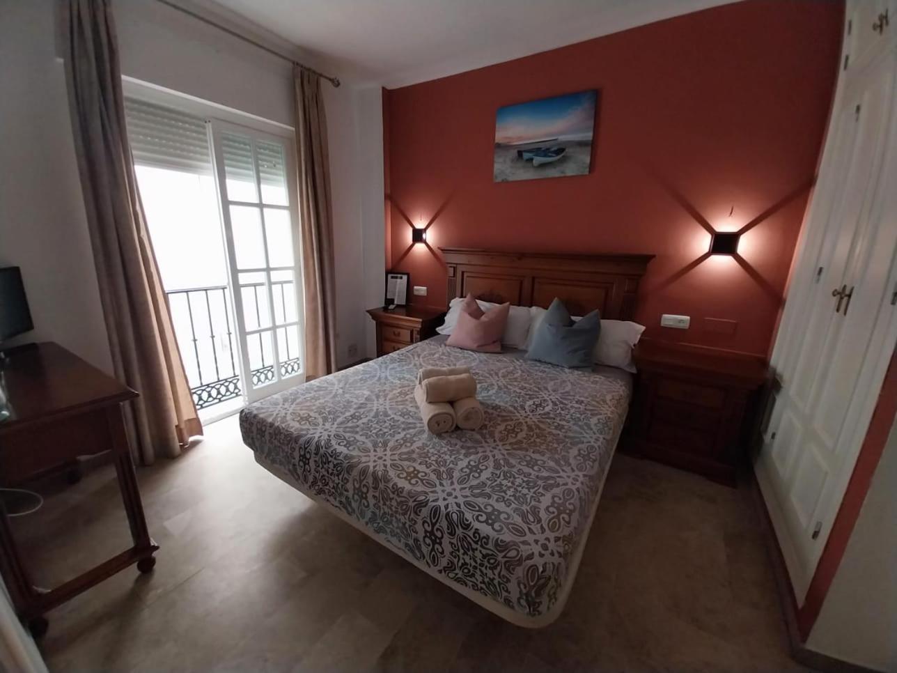 Hostal Montys Nerja Exteriör bild