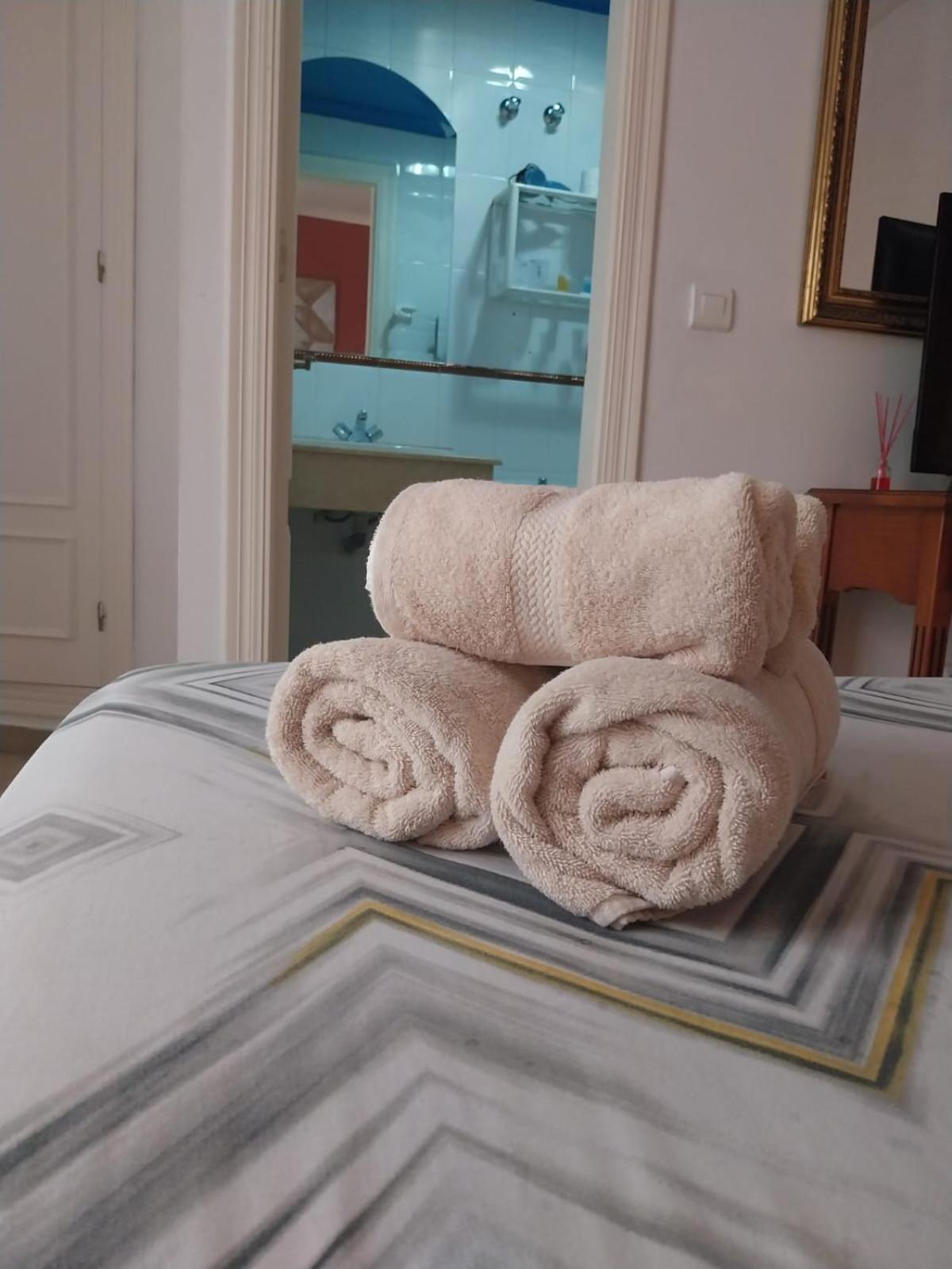 Hostal Montys Nerja Exteriör bild