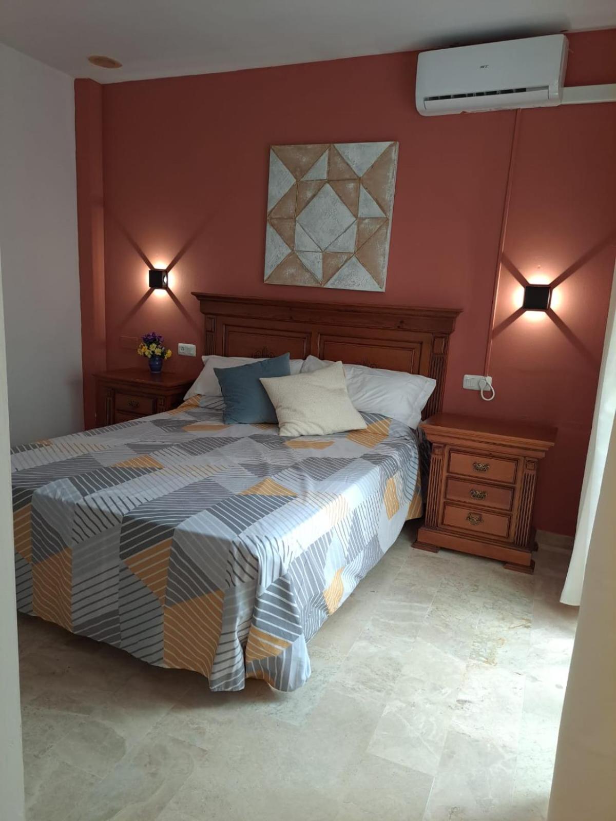 Hostal Montys Nerja Exteriör bild